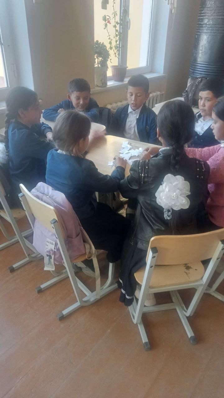 SHOVOT TUMANIDAGI 45-SON MAKTABIDA O’TKAZILGAN “ZAKOVOT” INTELEKTUAL O’YINIDAN FOTO LAVHALAR
